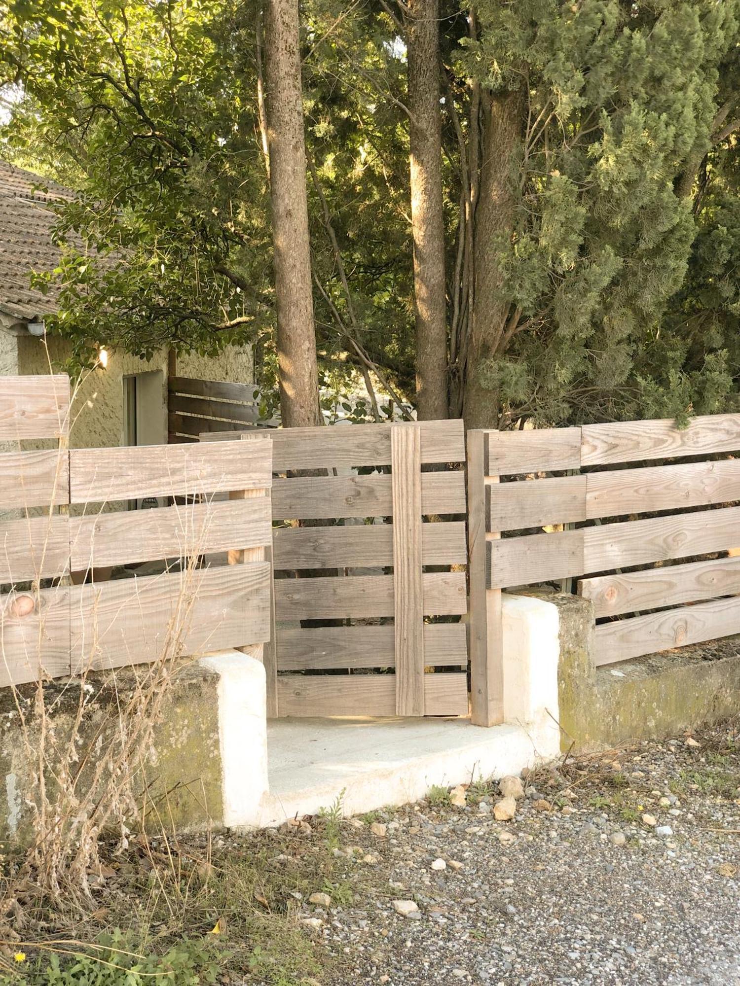 Le Studio Du Coutach Quissac  Luaran gambar
