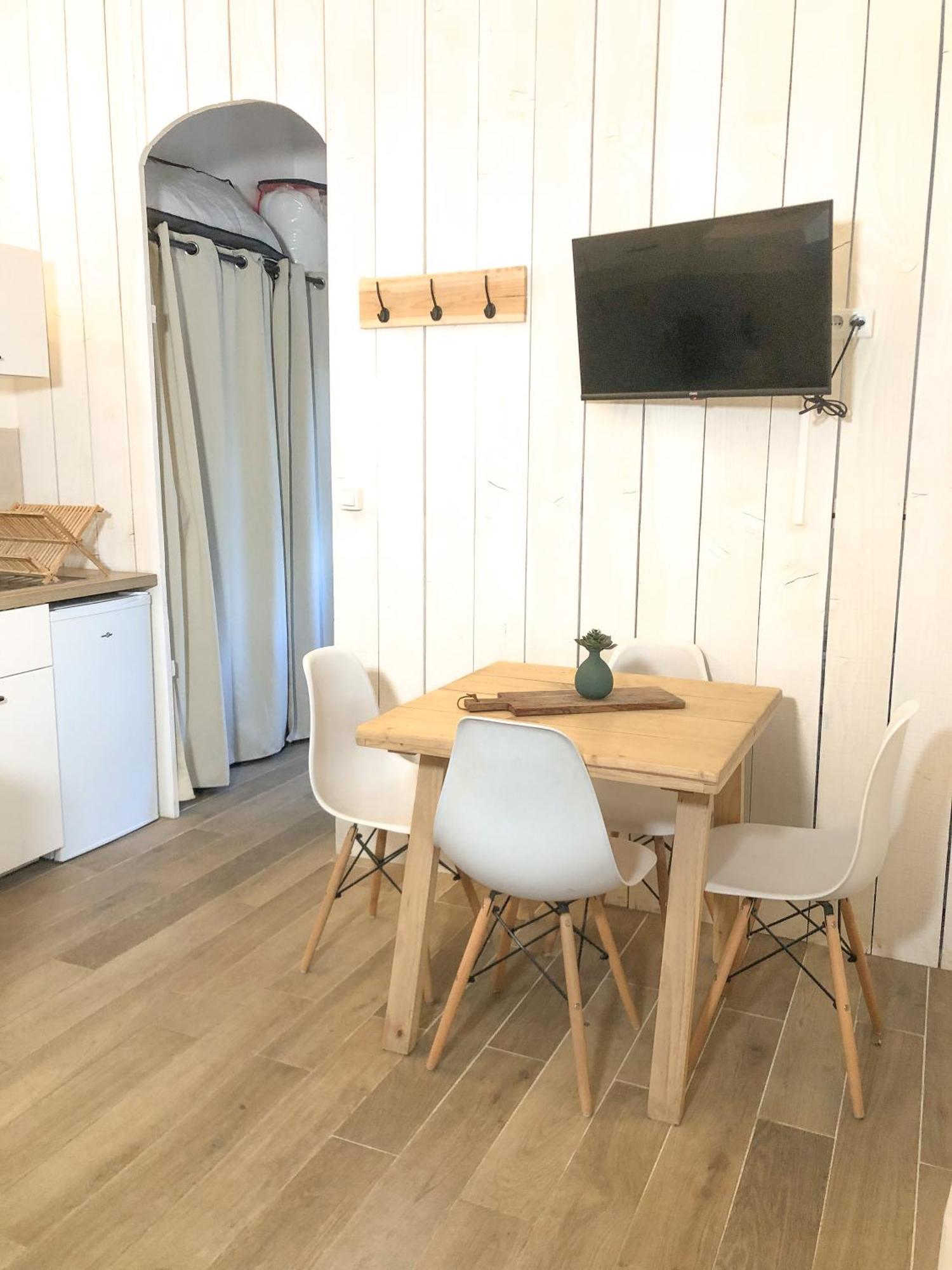 Le Studio Du Coutach Quissac  Luaran gambar